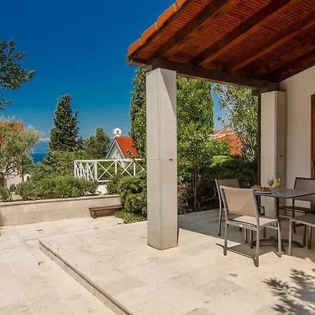 Apartmani Alice Njivice