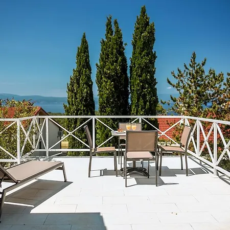 Alice Apartamento Njivice