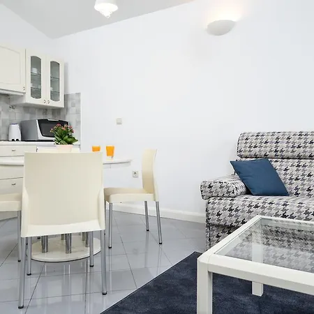 Alice Apartman