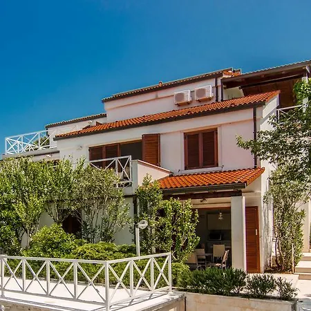 Alice Appartement Njivice